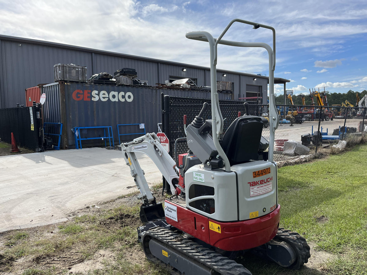 2023 TAKEUCHI TB210R
