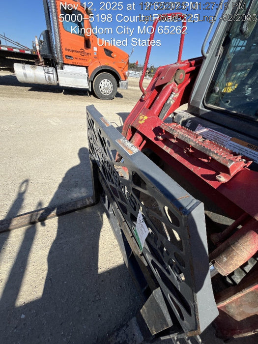 2021 TAKEUCHI 48" Pallet Forks - Takeuchi