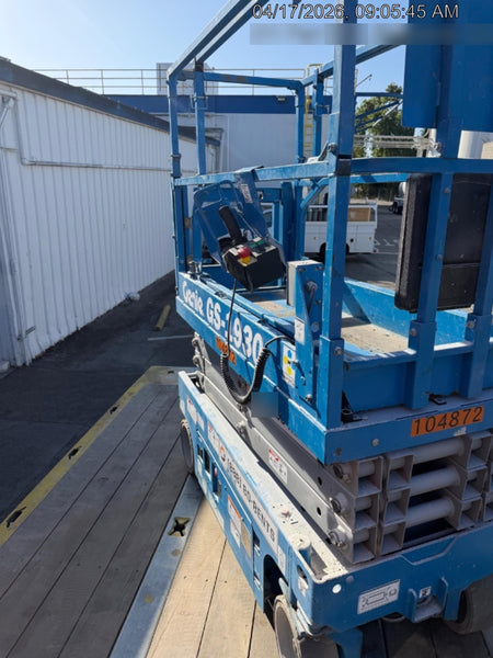 2020 Genie GS-1930 Solid Non Marking Tires, Beacon, Folding rails with half height swing gate, 800W Inverter