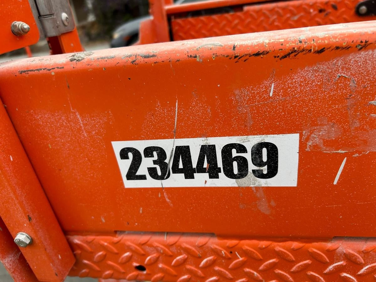 2022 JLG ES1932