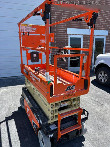2022 JLG ES1932