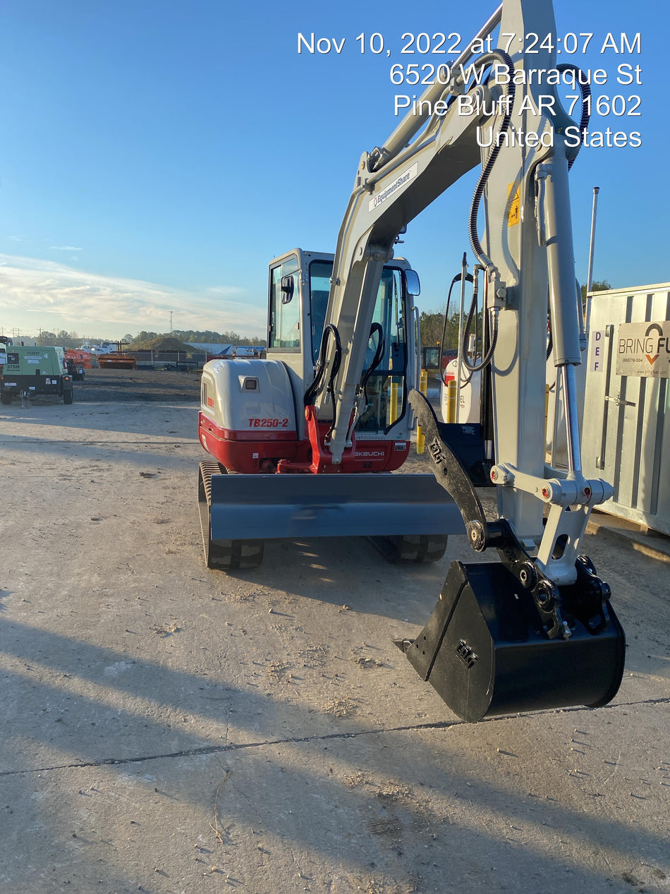 2022 TAKEUCHI TB250-2CR
