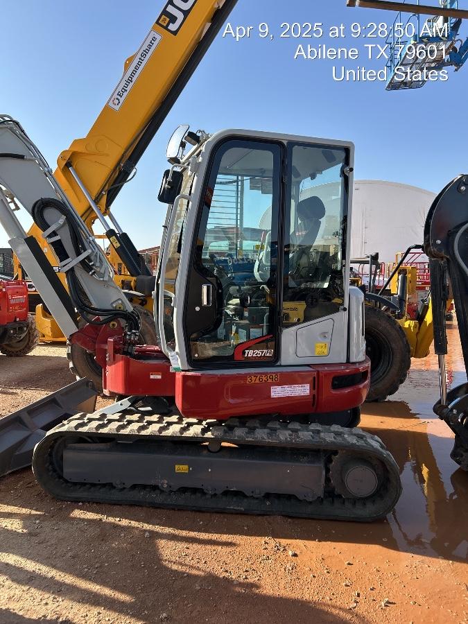 2023 TAKEUCHI TB257FRCR