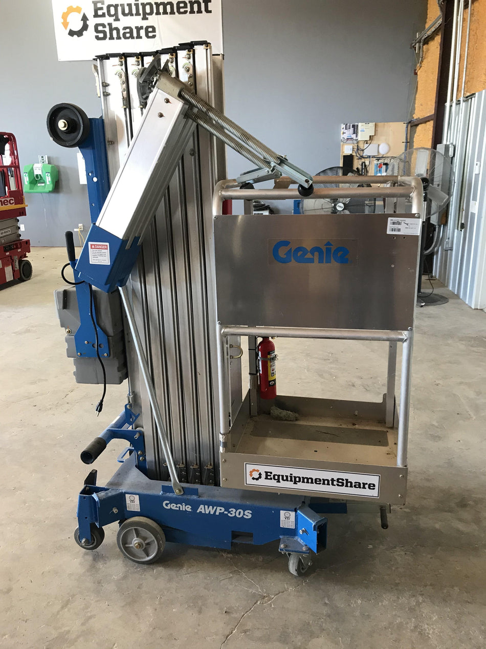 2019 GENIE AWP-30S