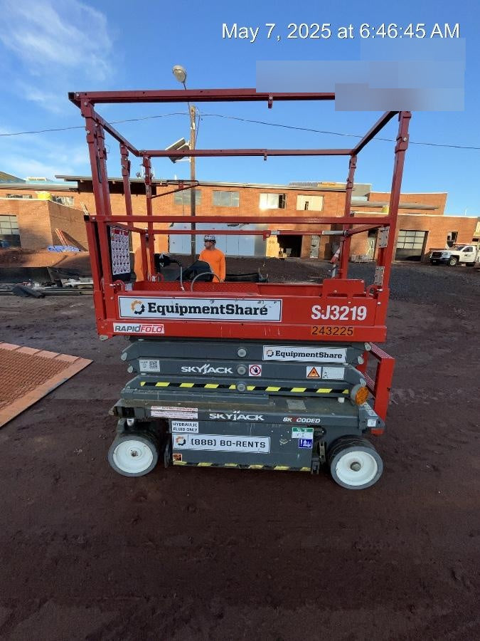 2022 SKYJACK SJ3219