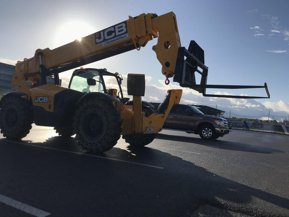 2019 JCB 512-56
