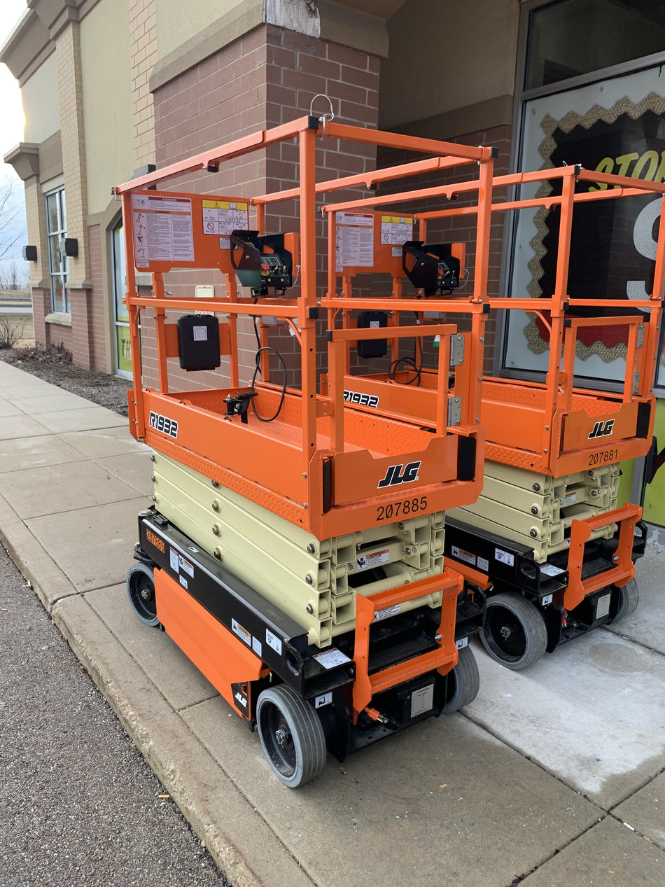 2022 JLG R1932