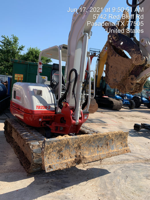 2021 TAKEUCHI TB250-2