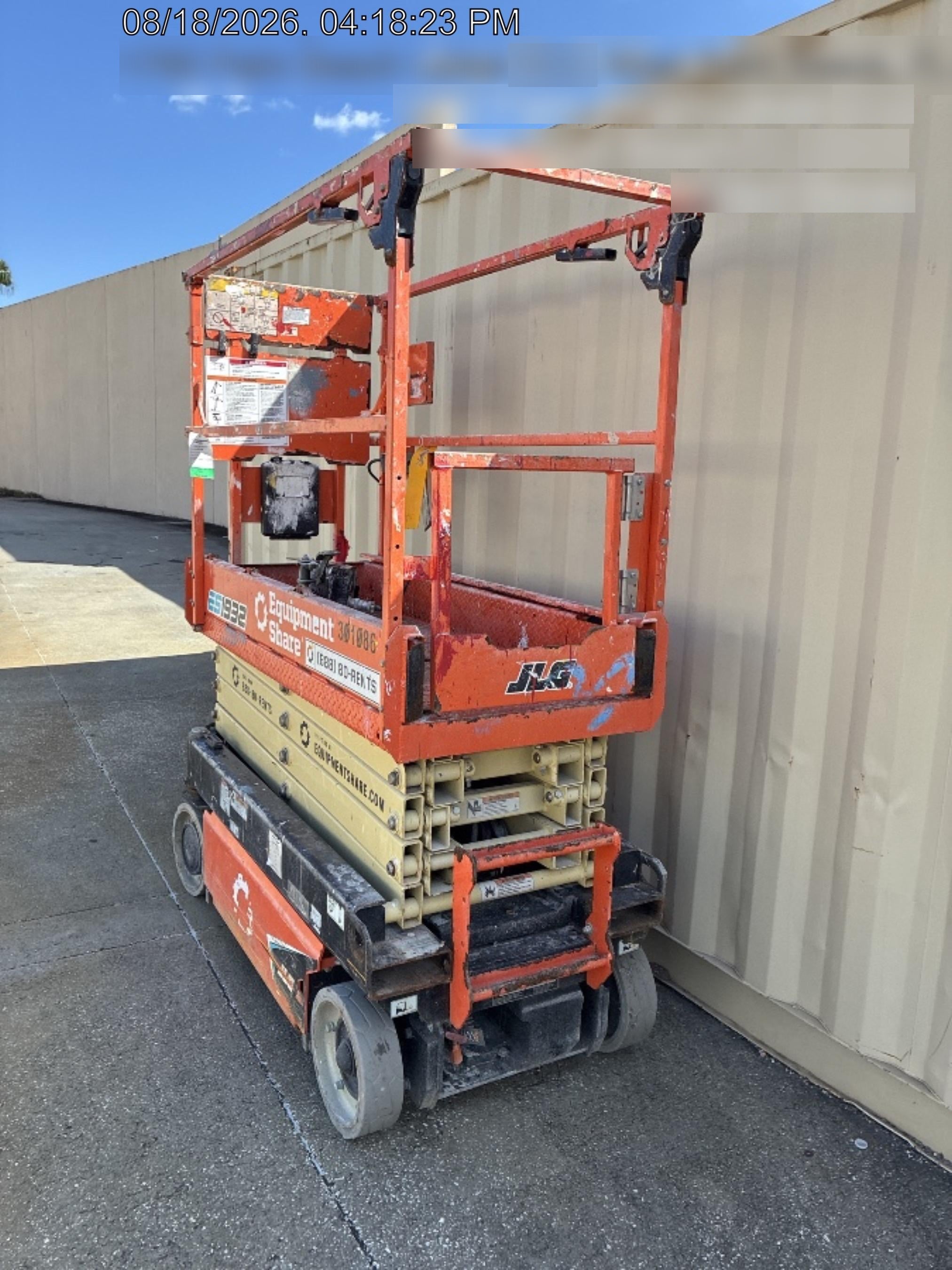 2023 JLG ES1932