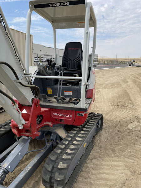 2022 TAKEUCHI TB235-2R