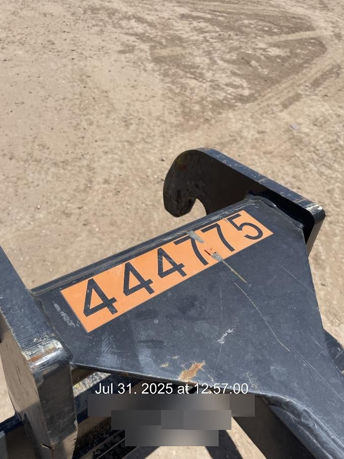 2024 JLG 1001275853