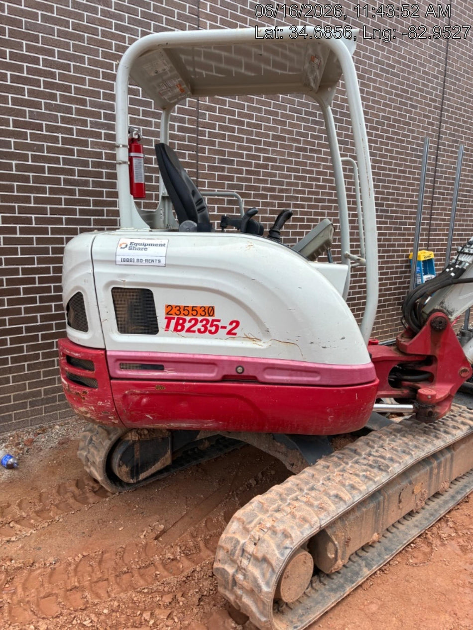 2022 TAKEUCHI TB235-2R