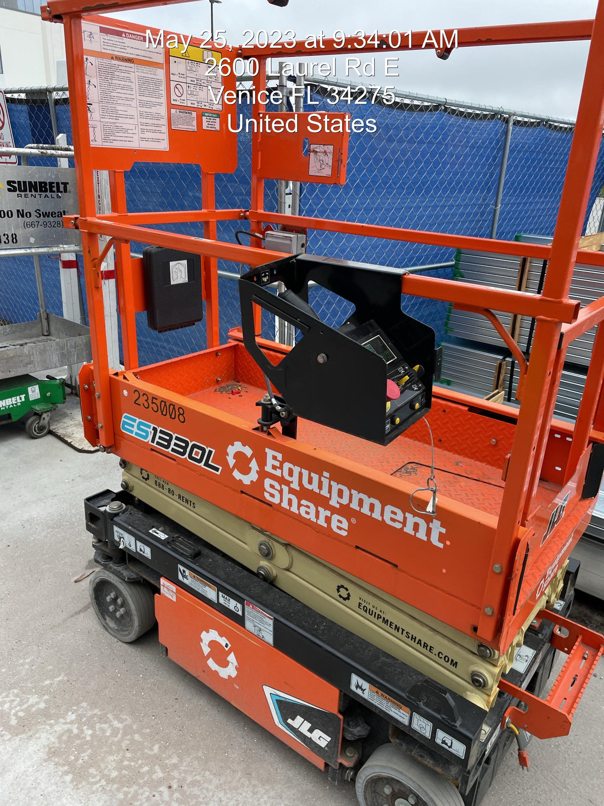 2022 JLG ES1330L
