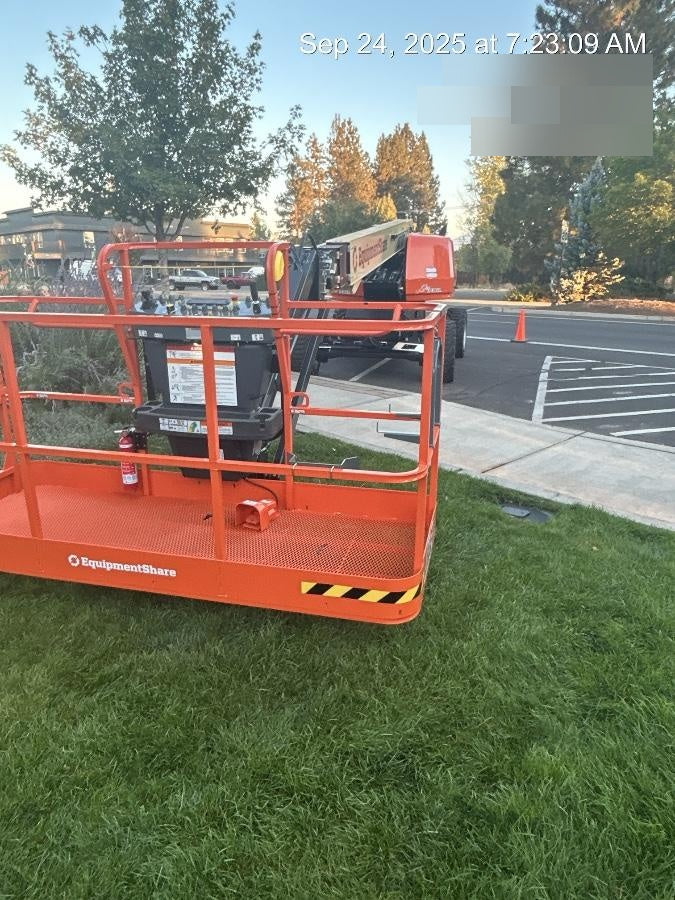 2025 JLG 660SJ