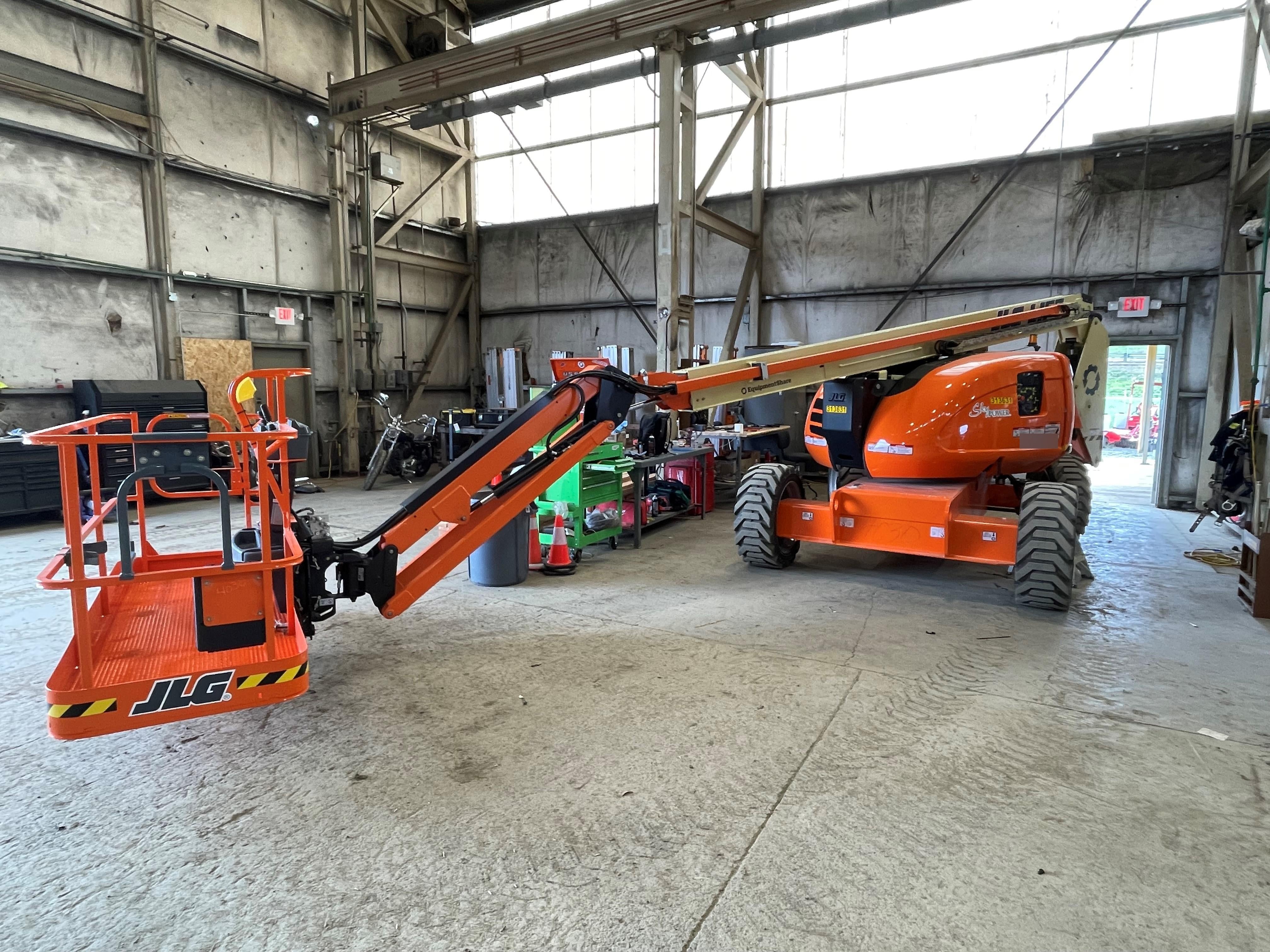 2023 JLG 600AJ