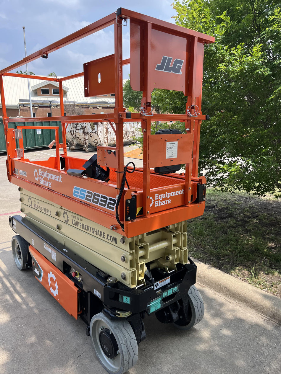 2023 JLG ES2632
