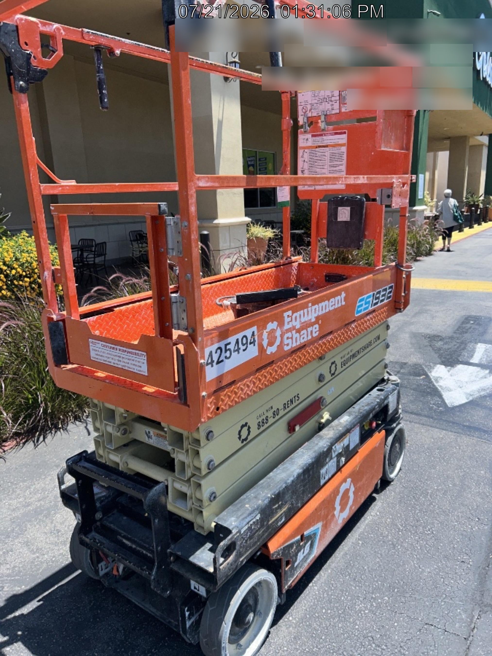 2024 JLG ES1932