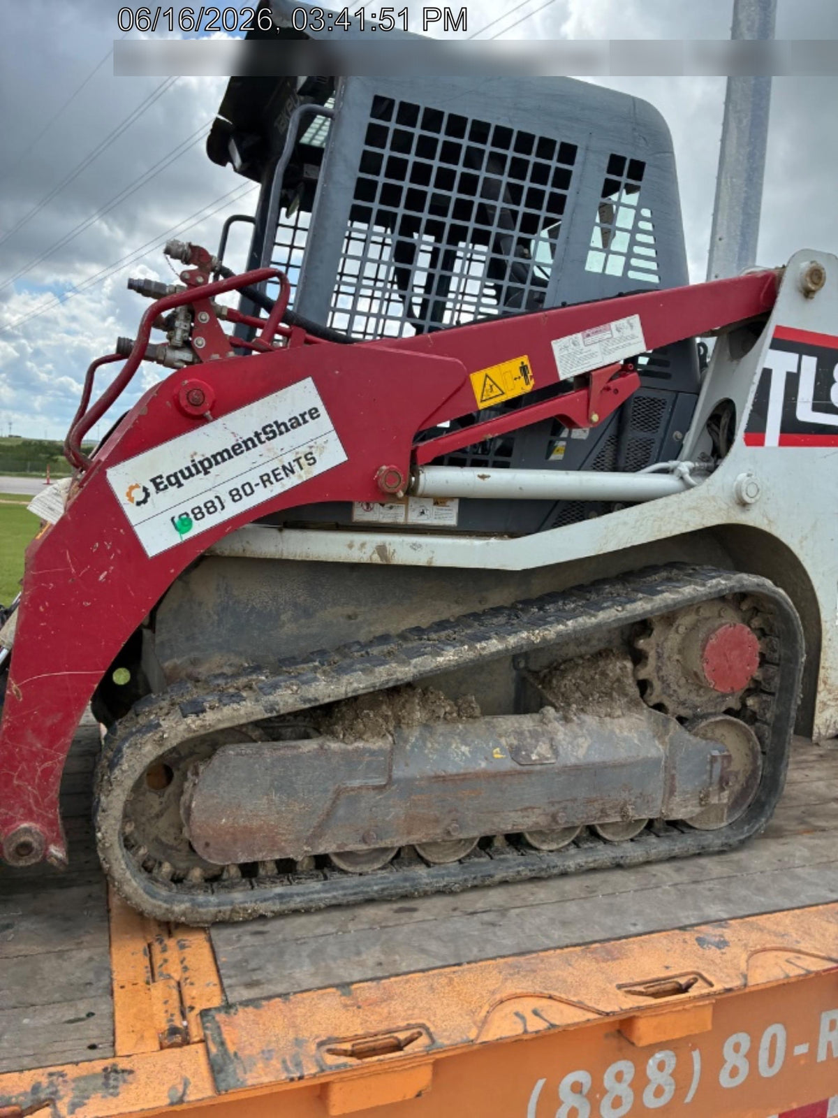 2019 Takeuchi TL8W Canopy, 15" Wide Rubber Tracks, Back-up Alarm, Front & Rear Working Lights, Auxiliary Hydraulics, Two-Speed Travel, Electronic Monitoring System w/76" HD Dirt Bucket with 8 Teeth, 20.3 cubic feet Capacity