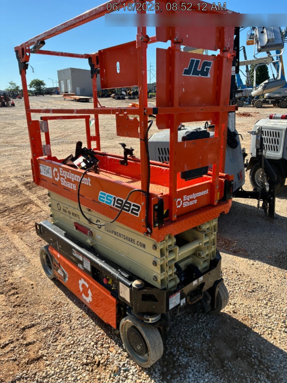 2022 JLG ES1932