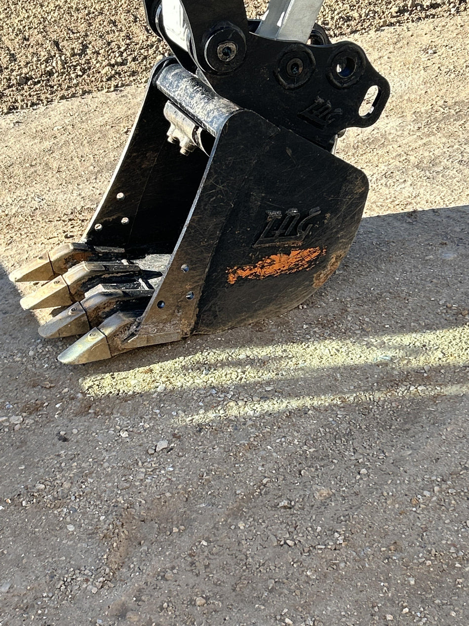 2025 TAKEUCHI 18" HD Bucket - Takeuchi