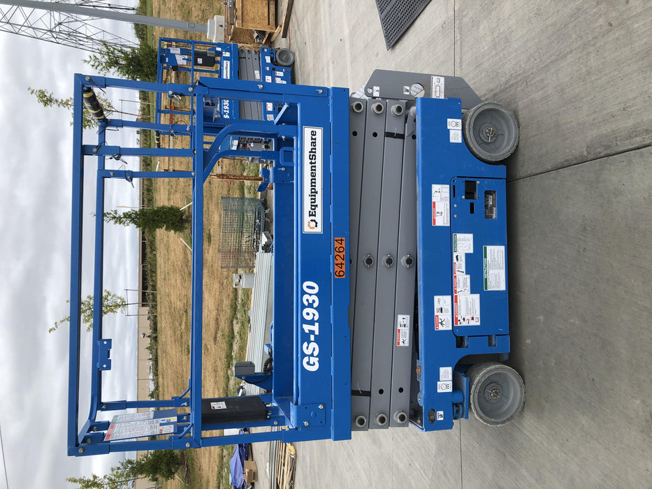 2020 Genie GS-1930 Solid Non Marking Tires, Beacon, Folding rails with half height swing gate, 800W Inverter