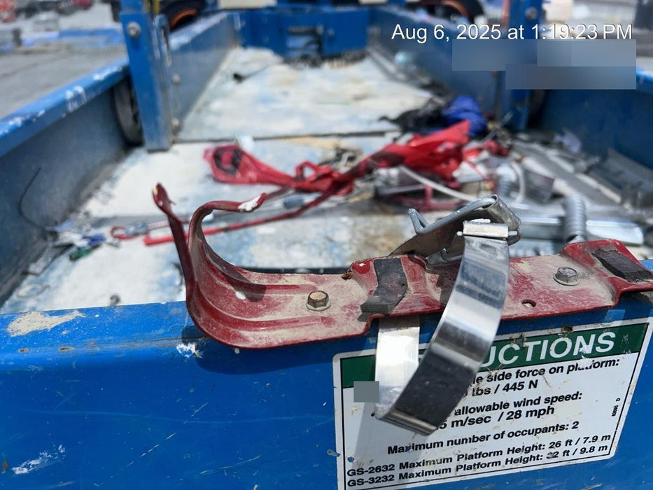 2020 Genie GS-3232 Standard, Folding half height swing gate, 800W Inverter