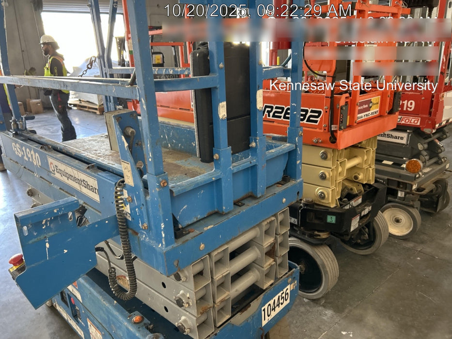 2020 Genie GS-1930 Fixed rails with chain entry gate - Pre A92.20