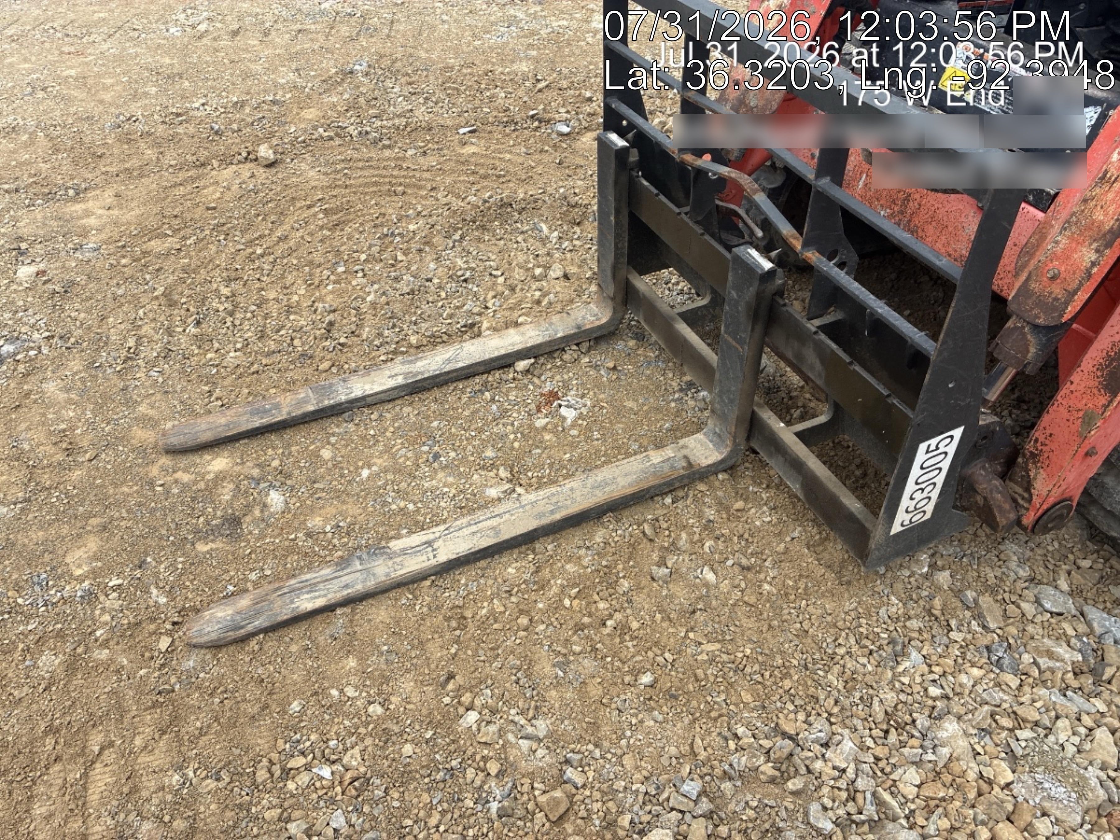 2025 ARROW MATERIAL HANDLING 48" Pallet Forks - Arrow