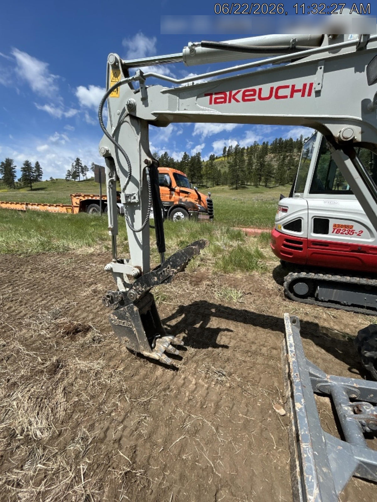 2025 TAKEUCHI TB235-2CR