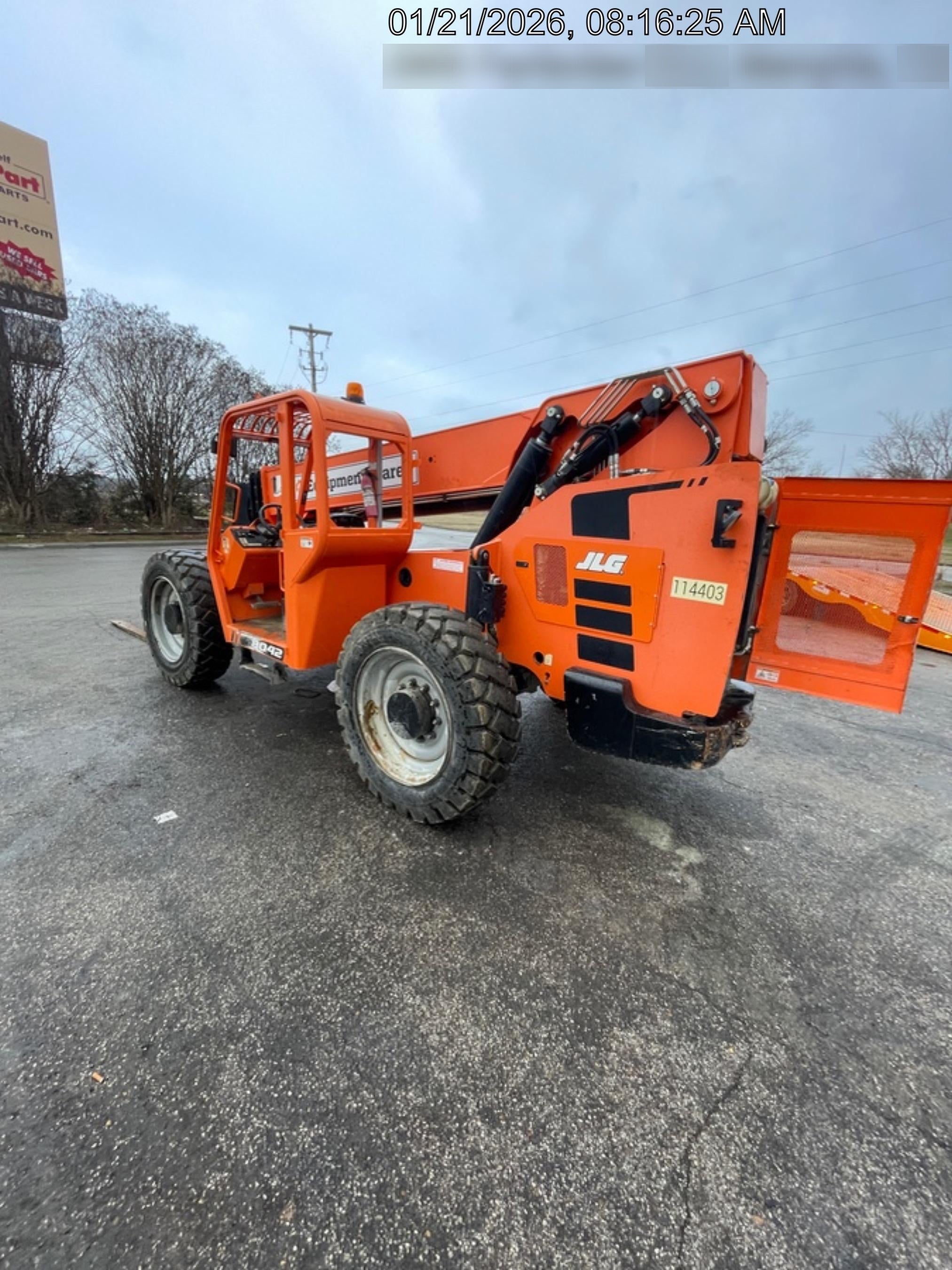 2020 Skytrak 8042 74 Hp, FF Tires, Work Lights, Beacon, Aux Hydraulics, Back up Alarm, Lifting Eye, ES Decals