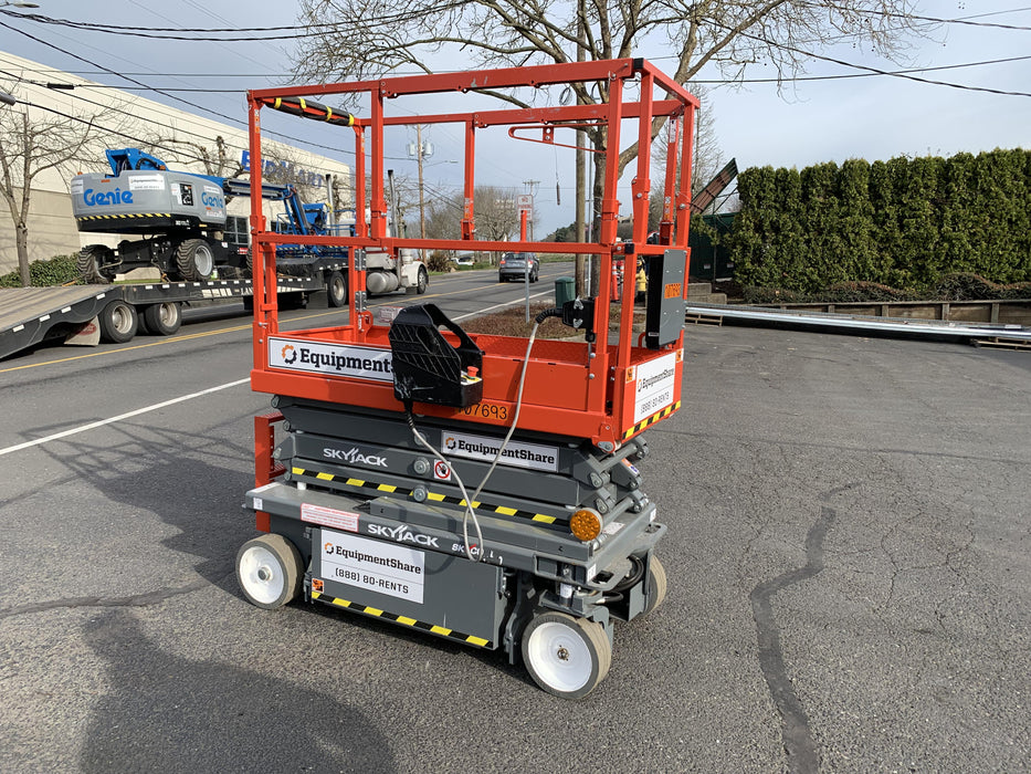 2020 Skyjack SJIII-3219 Solid NM Tires, Half height spring hinged entry gate, Dual Beacons, 800W Inverter