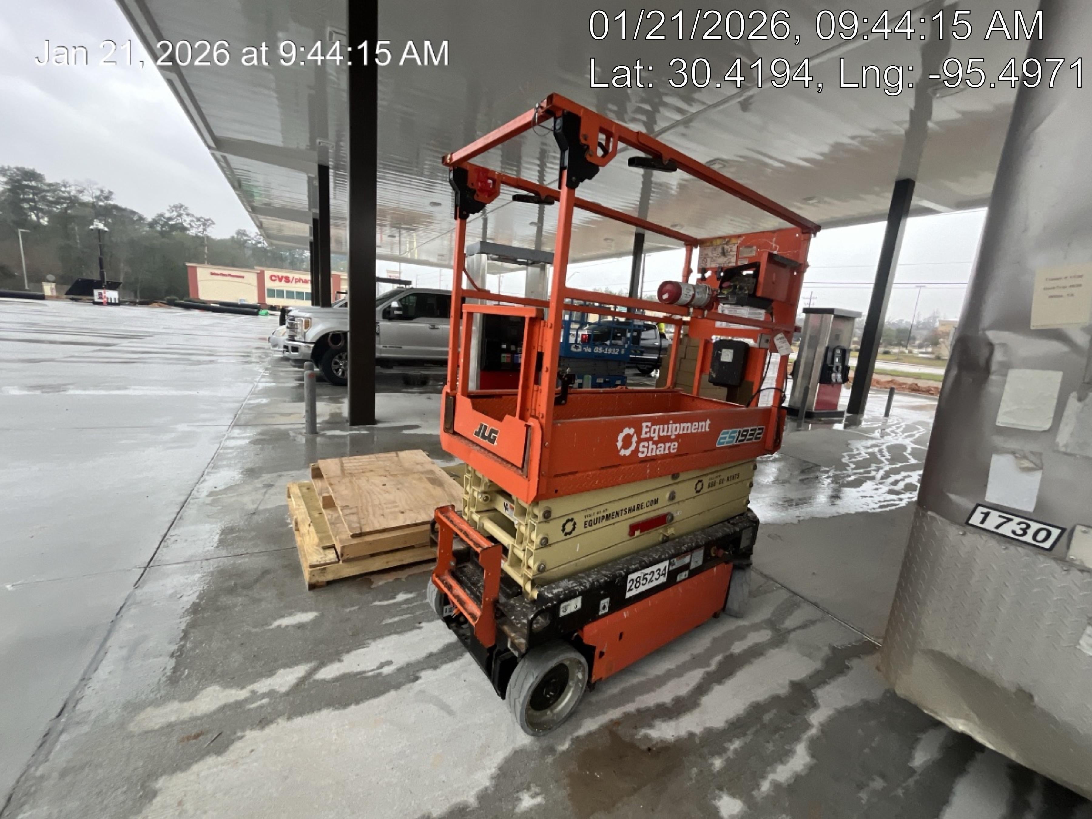 2022 JLG ES1932