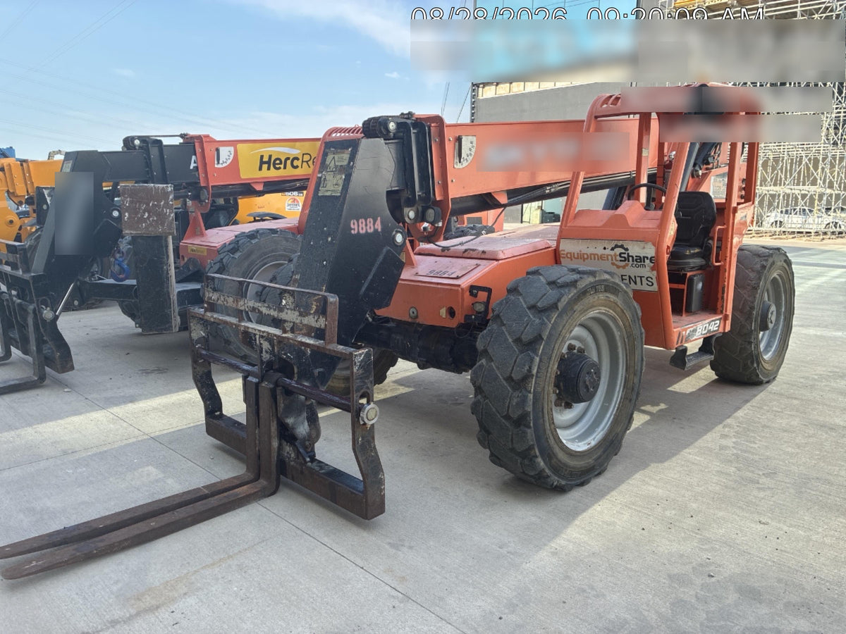 2018 Skytrak 8042 JLG Skytrak 8042, Solid Tires (shipping-Boss), Open ROPS, Beacon and Work Light Package