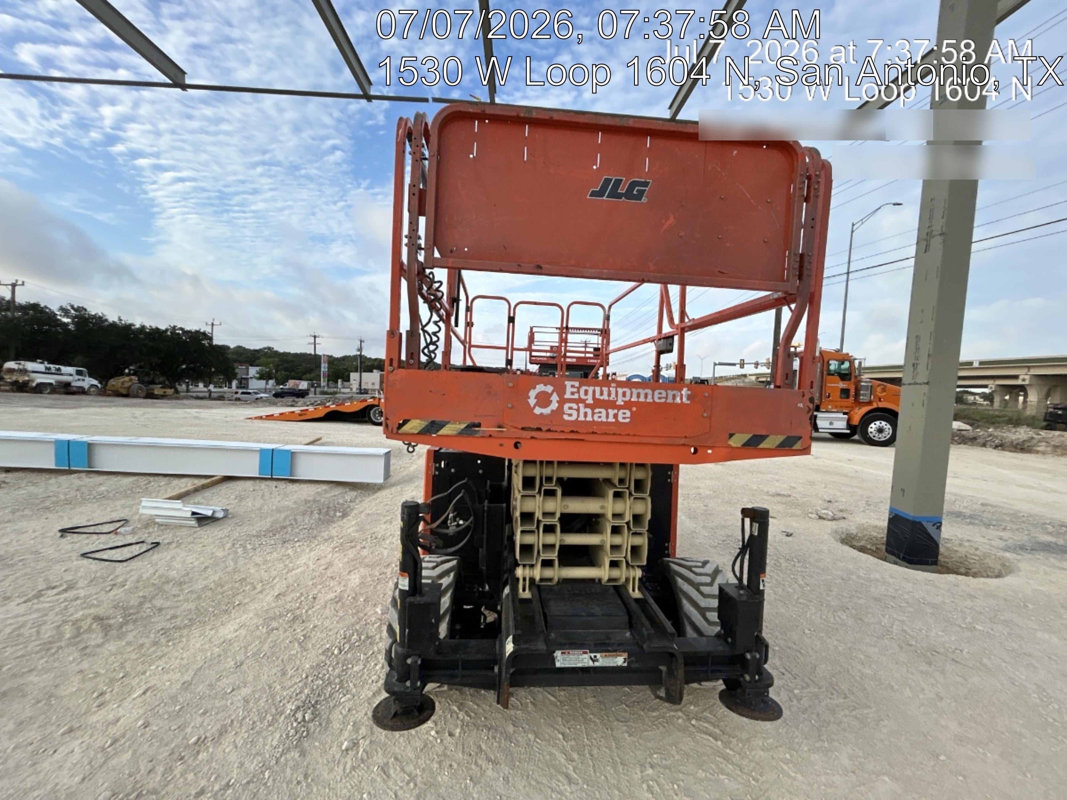 2022 JLG RT3369