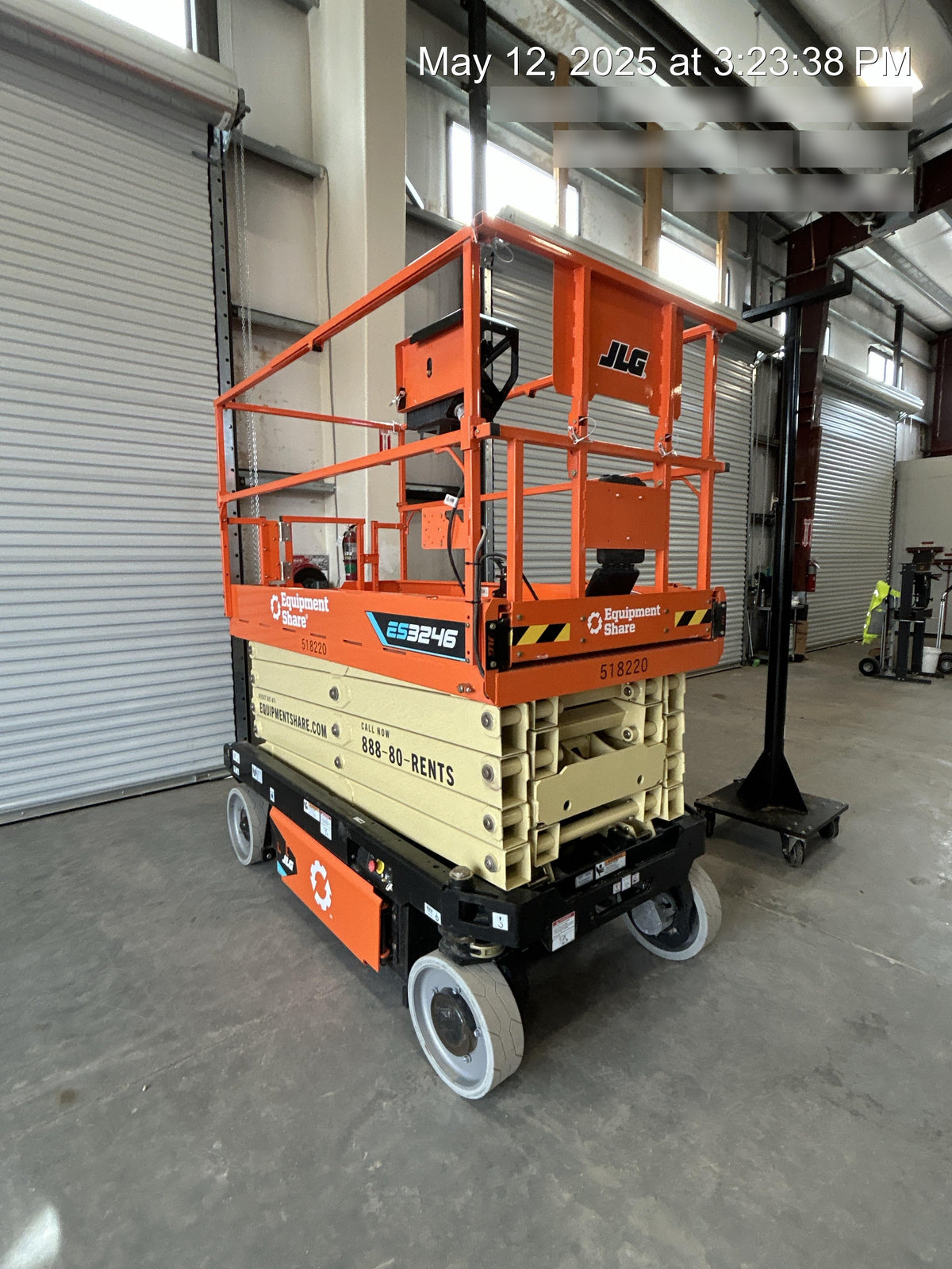2025 JLG ES3246