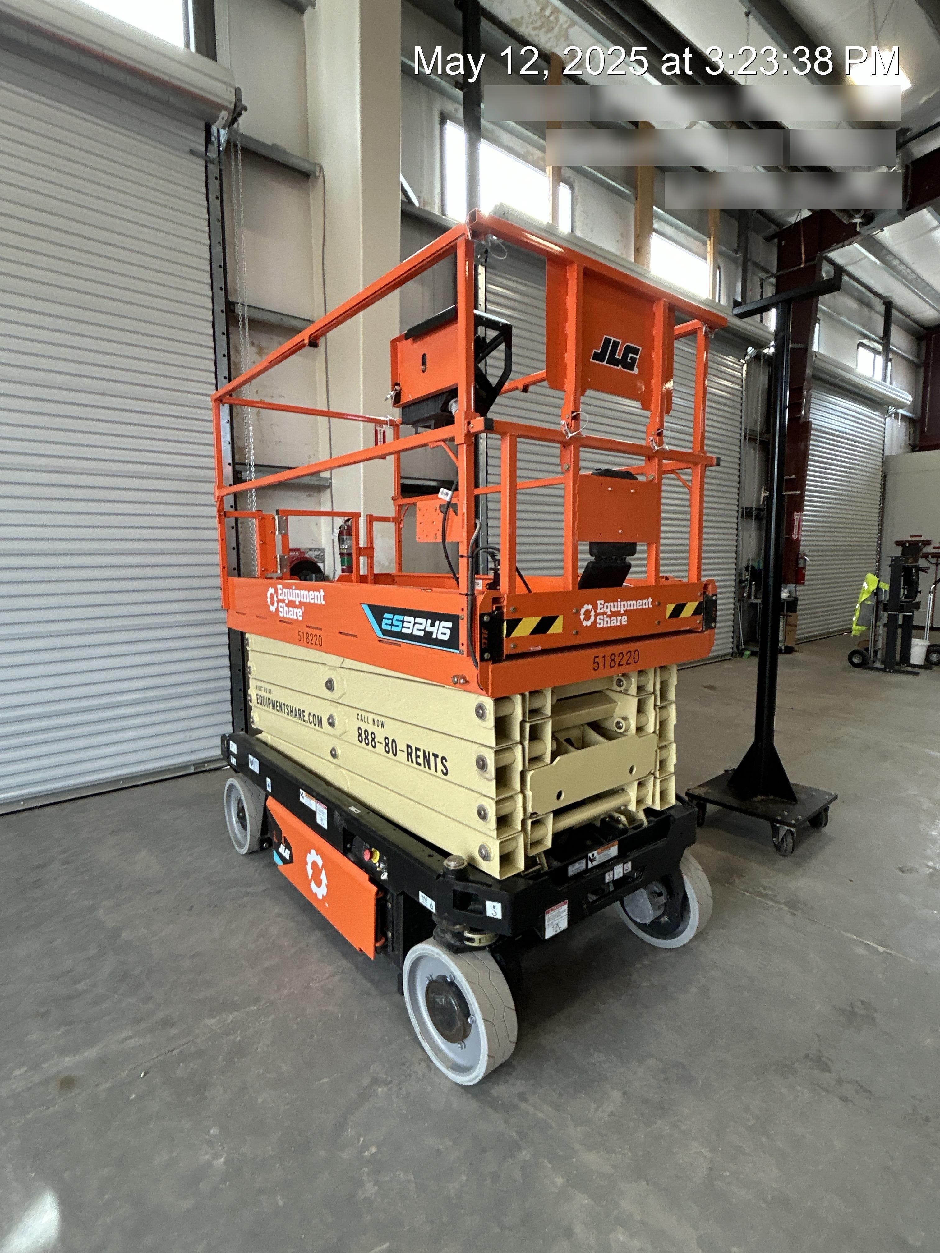 2025 JLG ES3246