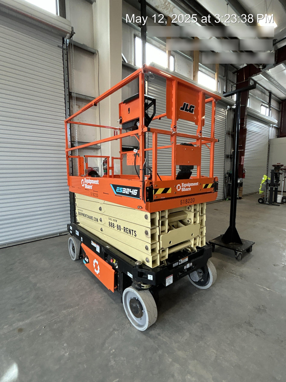2025 JLG ES3246