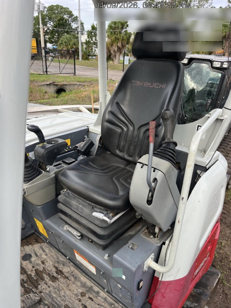 2022 TAKEUCHI TB250-2R