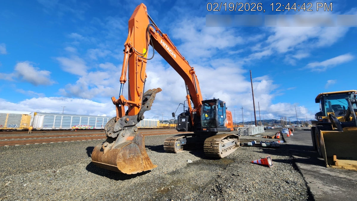 2025 HITACHI 54" Bucket - Hitachi