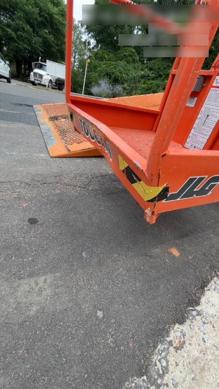 2022 JLG 26E