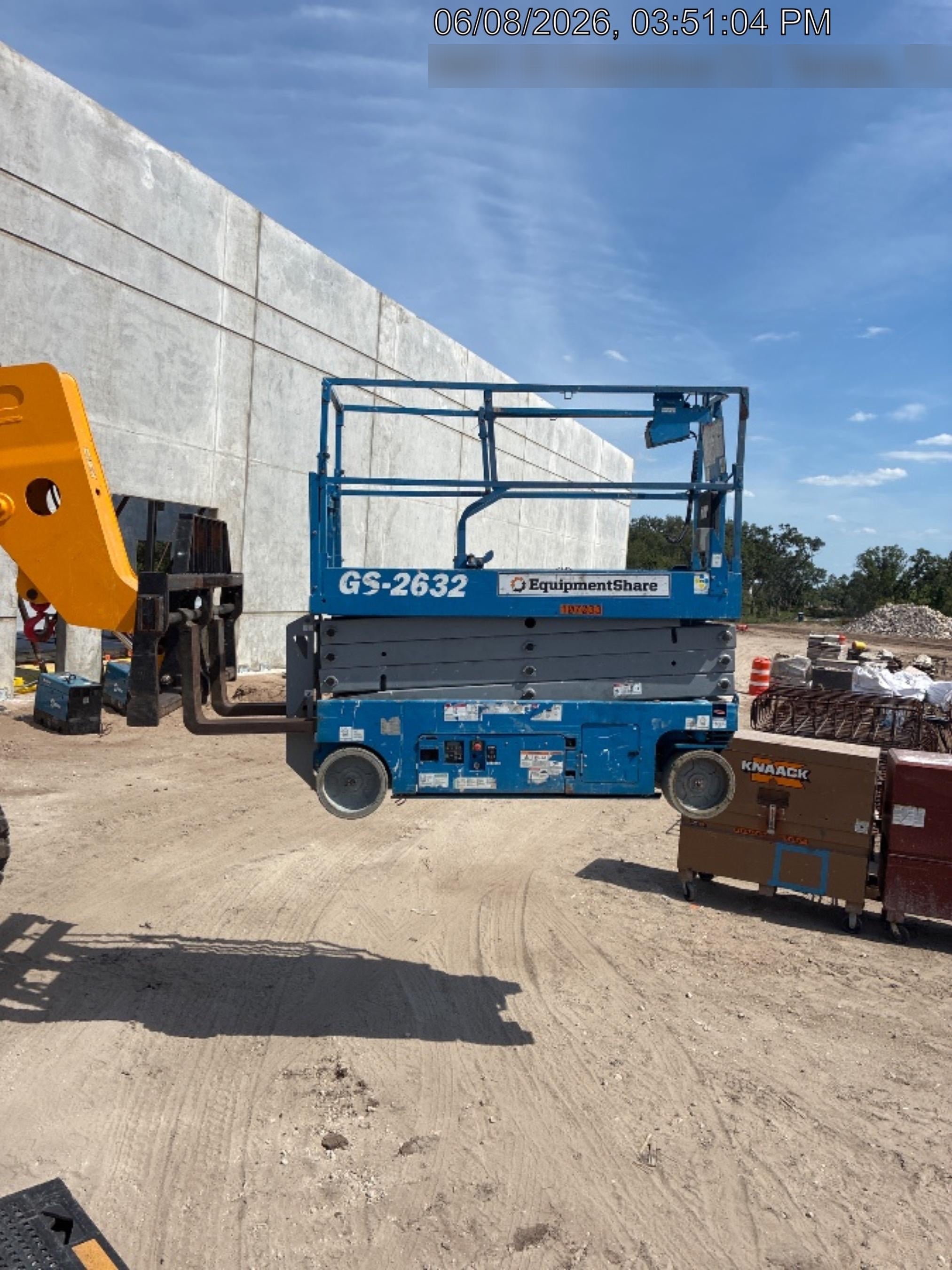 2023 GENIE GS-2632