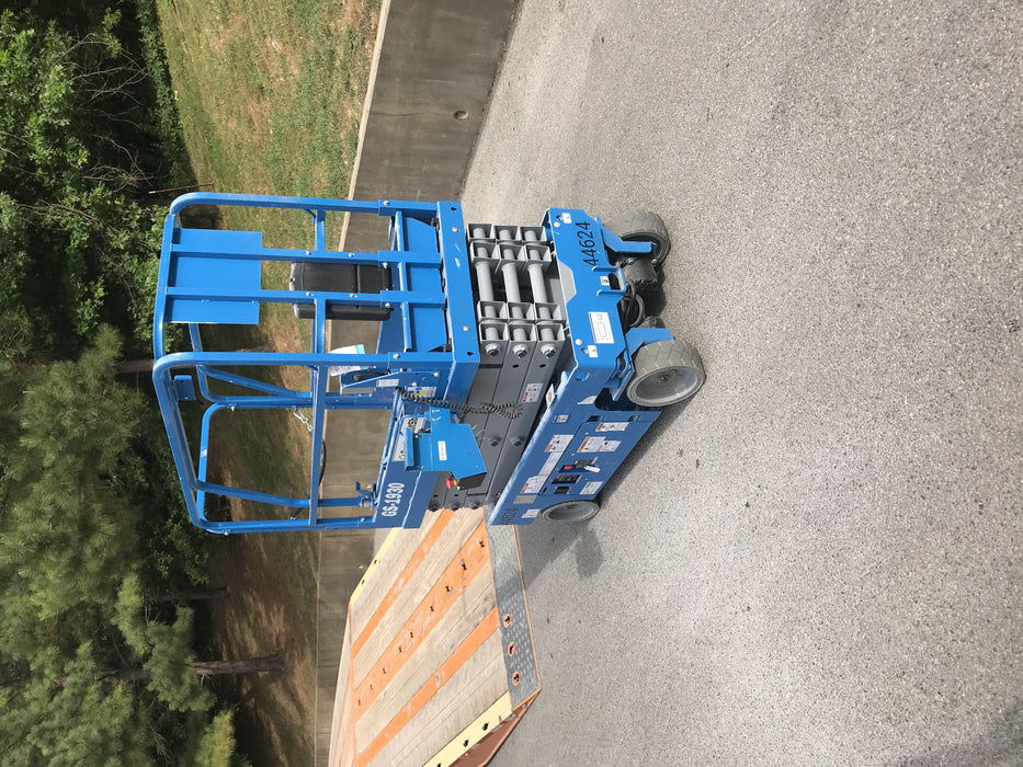 2019 Genie GS-1930 Fixed rails with chain Entry