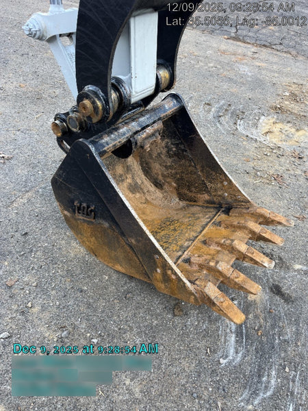 2025 TAKEUCHI 24" Bucket Takeuchi