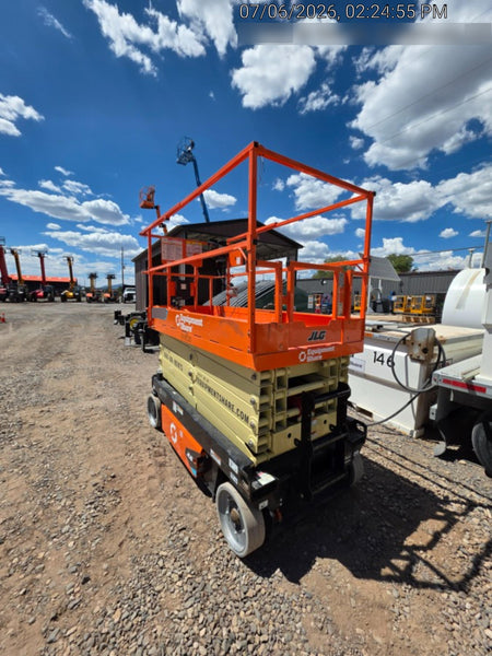 2025 JLG ES3246