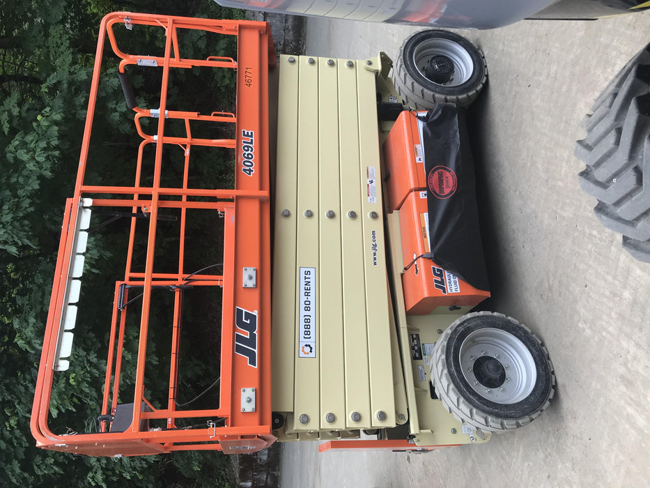 2019 JLG 4069LE