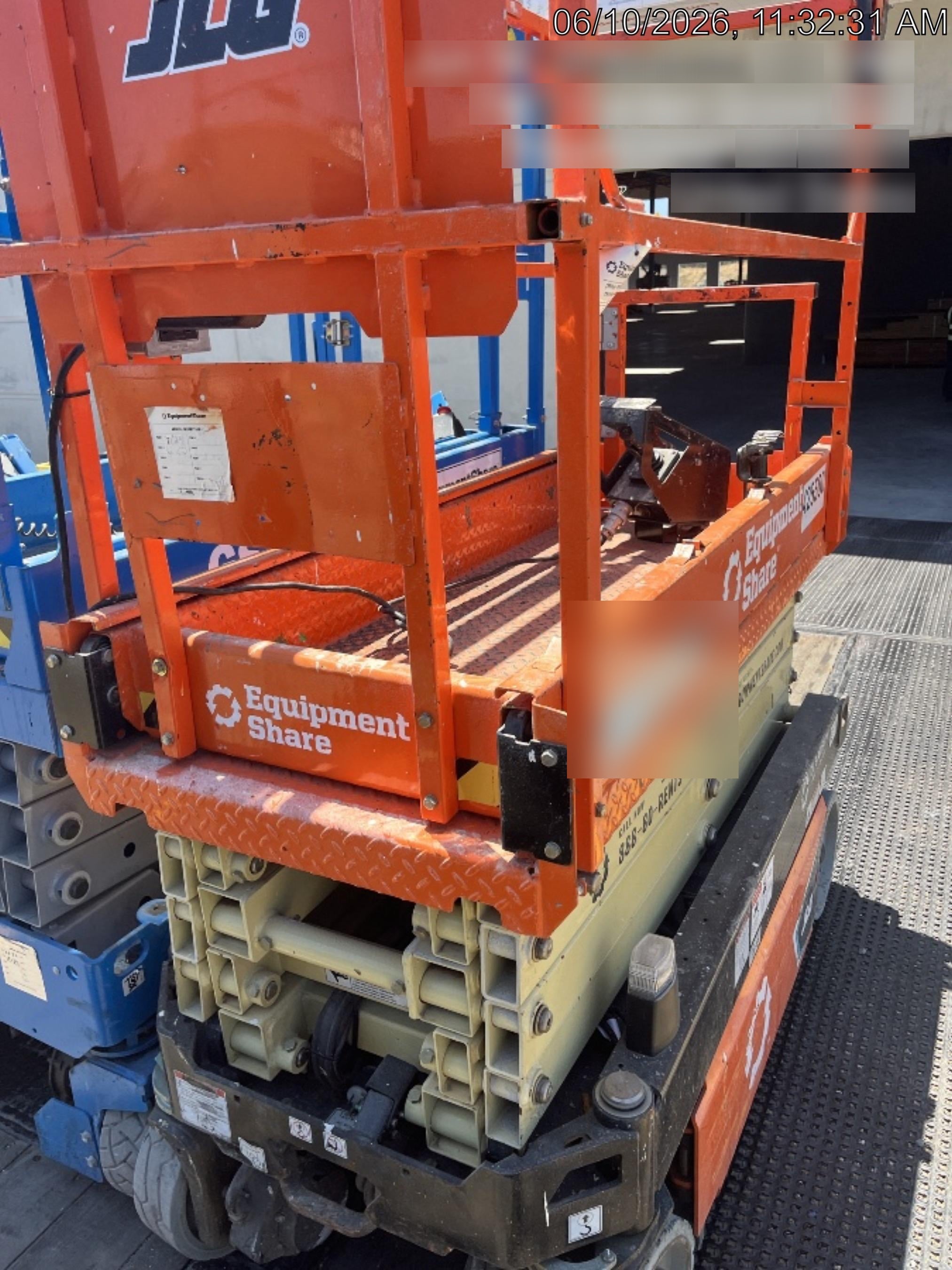 2024 JLG ES1932
