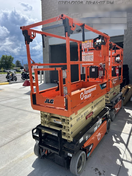 2025 JLG ES1932