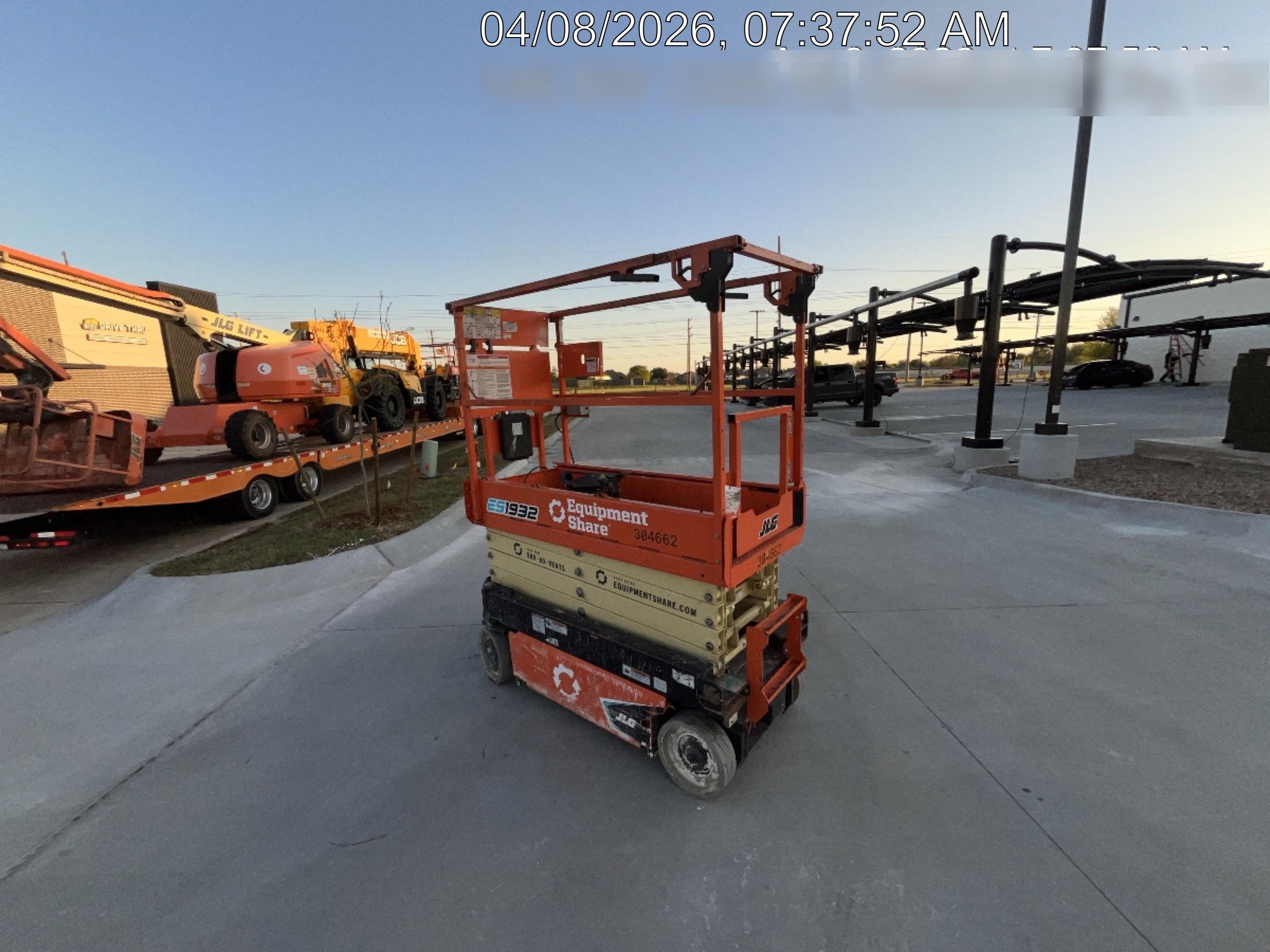 2023 JLG ES1932