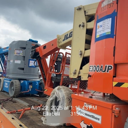 2021 JLG E300AJP
