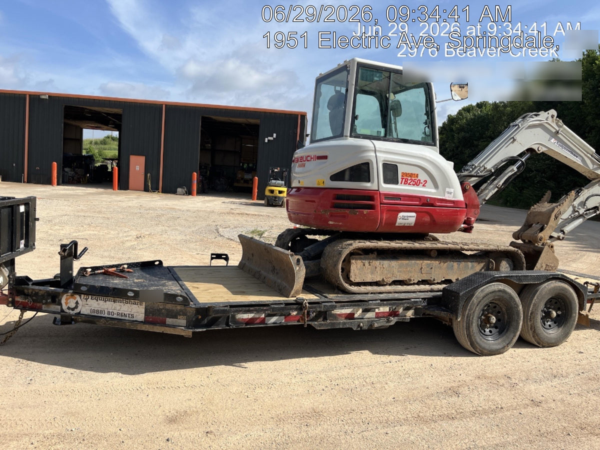 2023 TAKEUCHI TB250-2CR